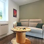 Les Propres Et Equipes Apartment *