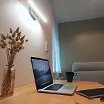 Les Propres Et Equipes Apartment